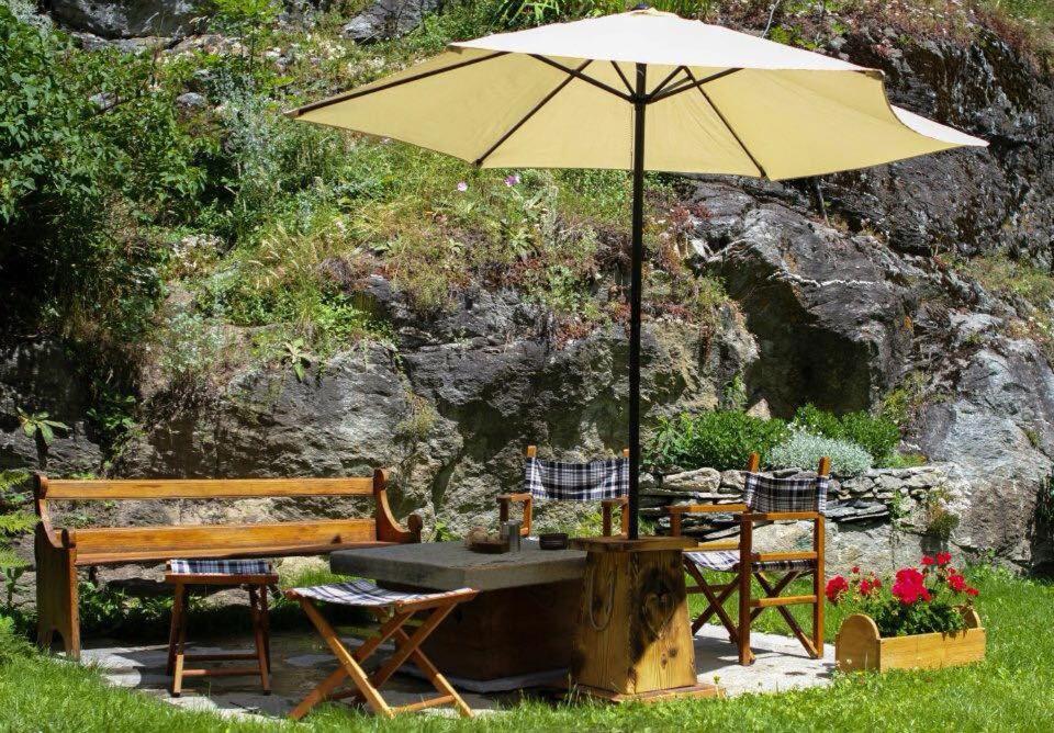 B&B Lo Djoua De Toueno Arvier Luaran gambar
