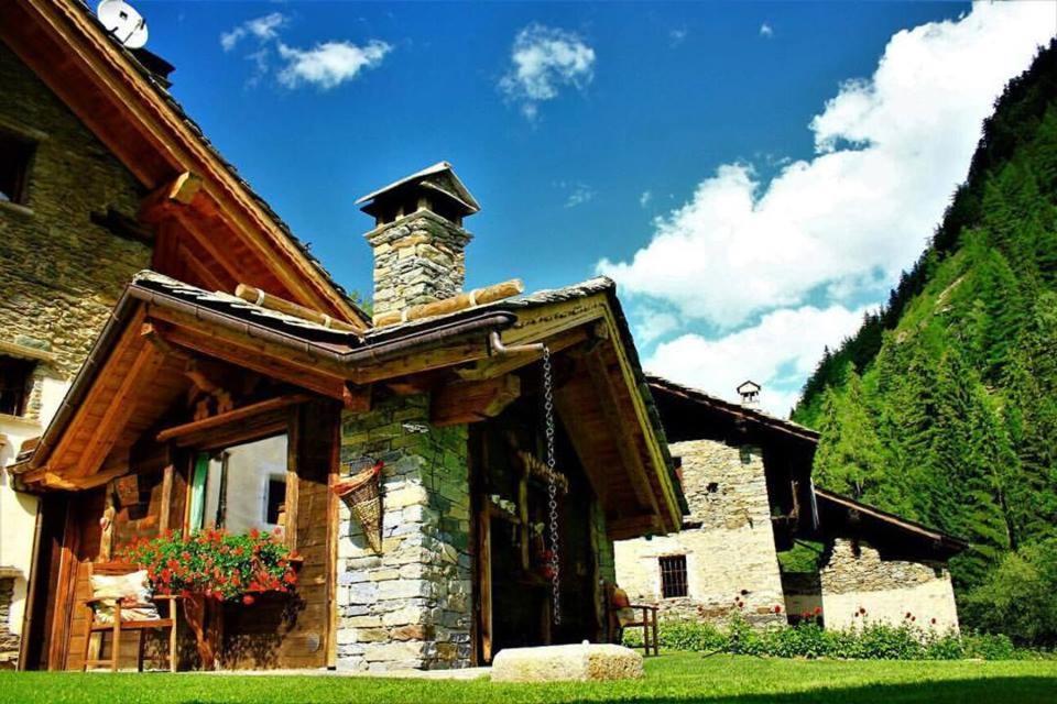 B&B Lo Djoua De Toueno Arvier Luaran gambar